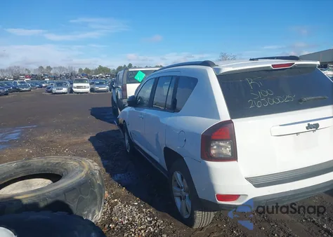 2016 Jeep Compass Sport z USA, uszkodzony, nr VIN 1C4NJCBA4GD552971